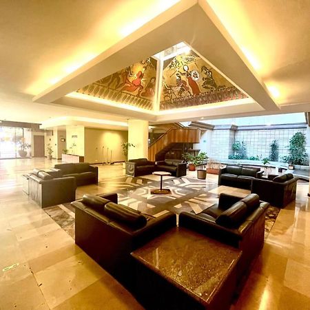 1420 Lujosa Habitacion - Hotel Akros Quito Eksteriør billede