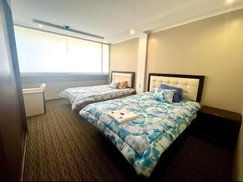 1420 Lujosa Habitacion - Hotel Akros Quito Eksteriør billede