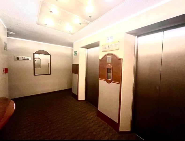 1420 Lujosa Habitacion - Hotel Akros Quito Eksteriør billede