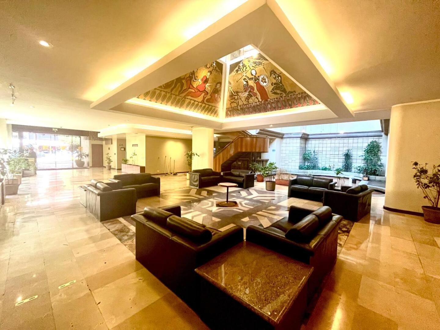 1420 Lujosa Habitacion - Hotel Akros Quito Eksteriør billede