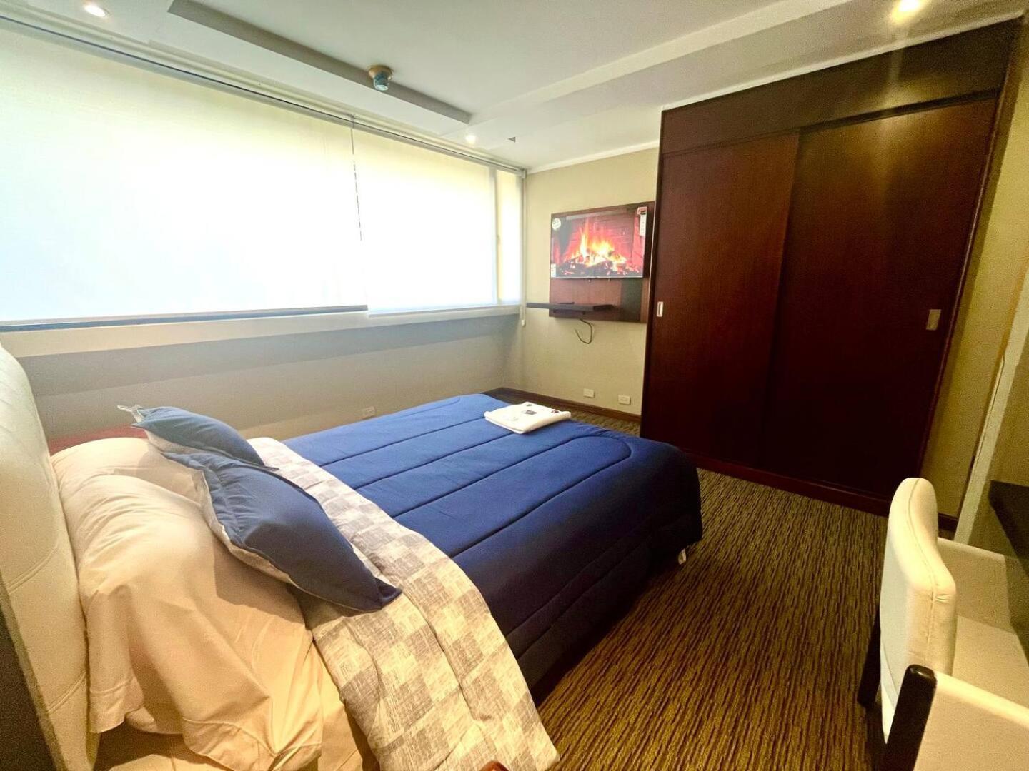 1420 Lujosa Habitacion - Hotel Akros Quito Eksteriør billede