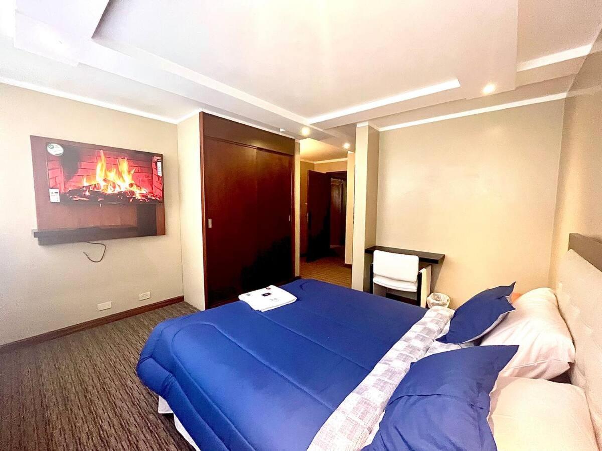 1420 Lujosa Habitacion - Hotel Akros Quito Eksteriør billede