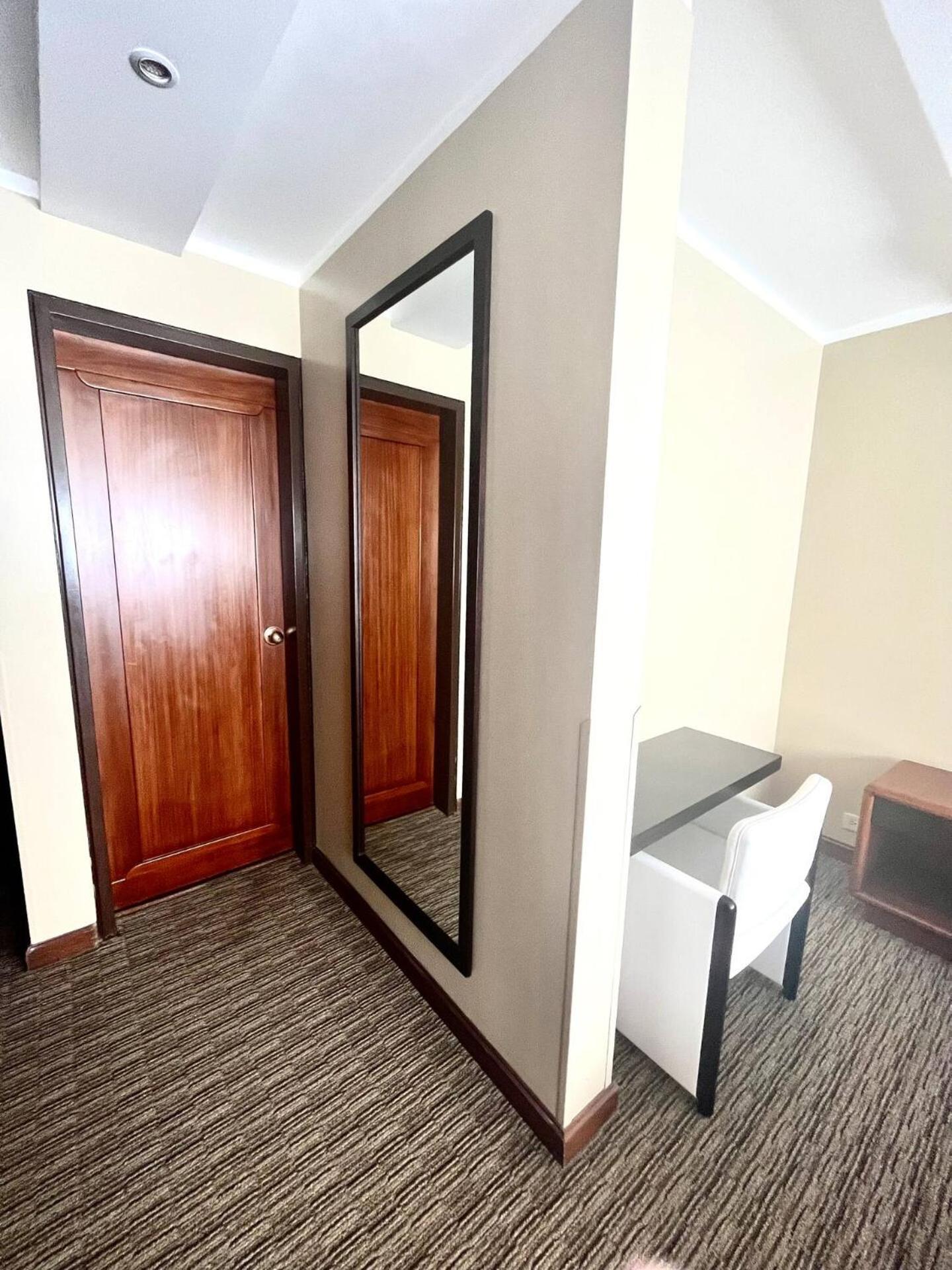 1420 Lujosa Habitacion - Hotel Akros Quito Eksteriør billede
